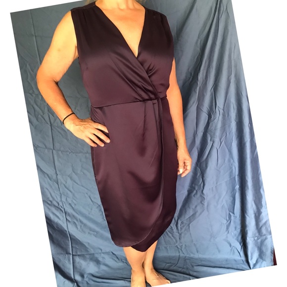 Elegant Plum Dress - Picture 1 of 2